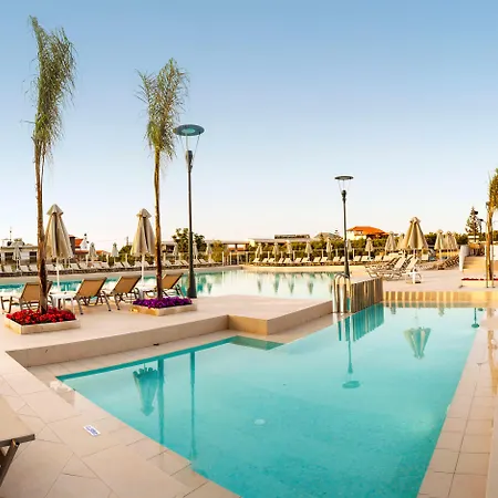 Jasmine Village Hotel Platanés